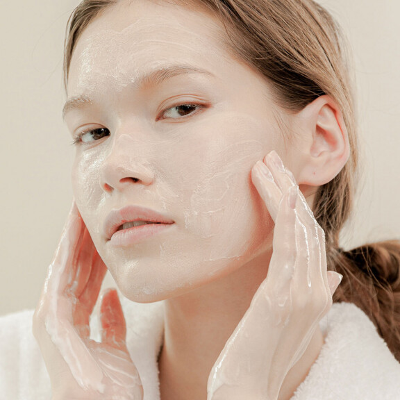 Pretty Actually Rebalancing Foam Cleanser w/ upcycled Goji Berry