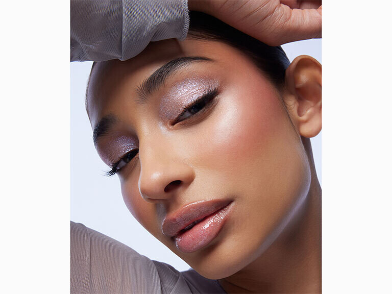 R.E.M. Beauty Midnight Shadows Lustrous Liquid Eyeshadow